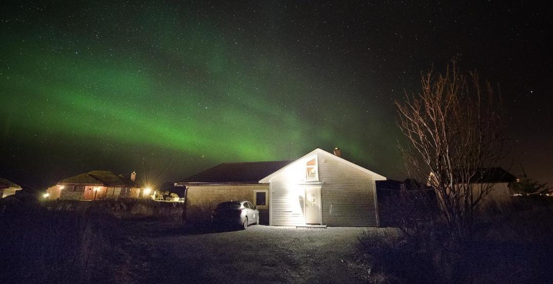 Hytte Ved Sjoen Napp Esterno foto